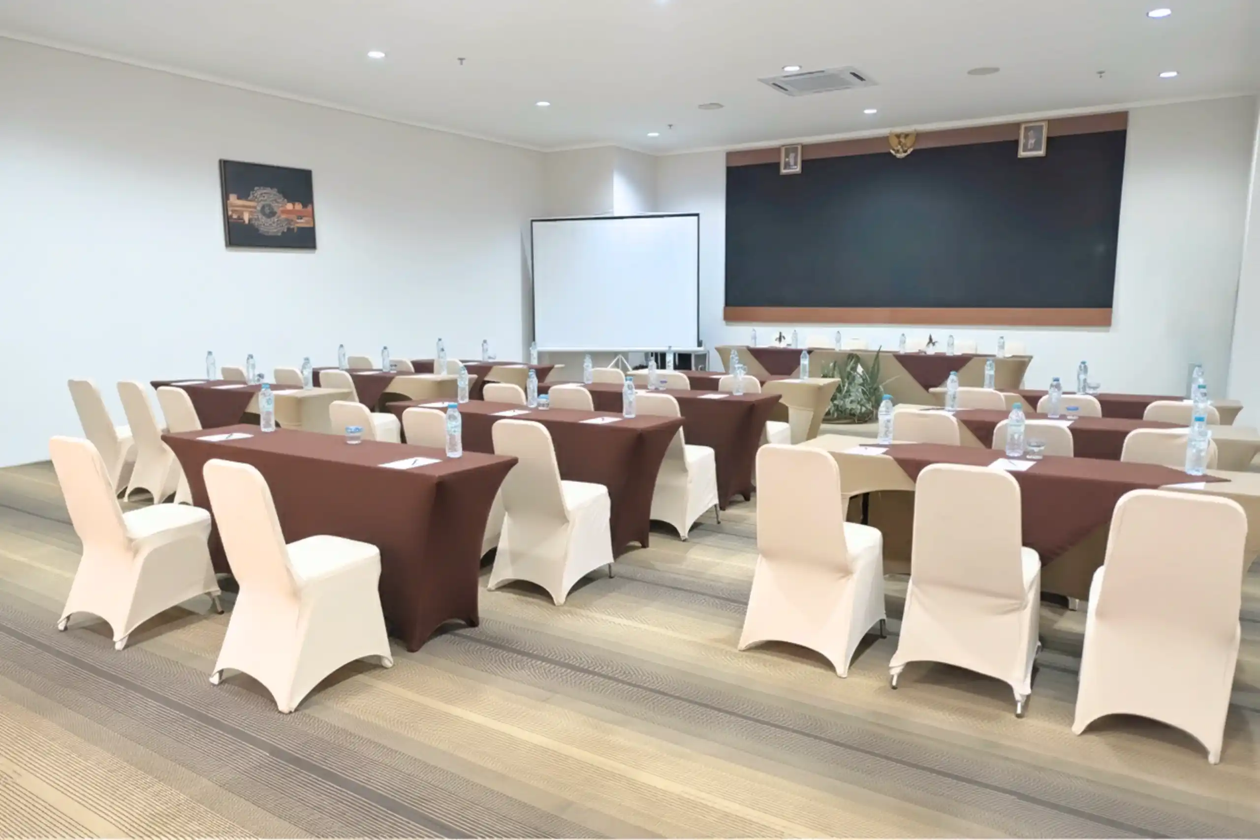 Shinta Meeting Room